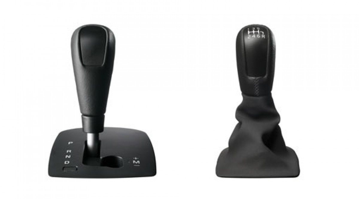 thumbnail interactive-video image 1 of 05-09 Volvo S60 V70 Automatic Floor Shifter With W Button - 30759275 1 of 2