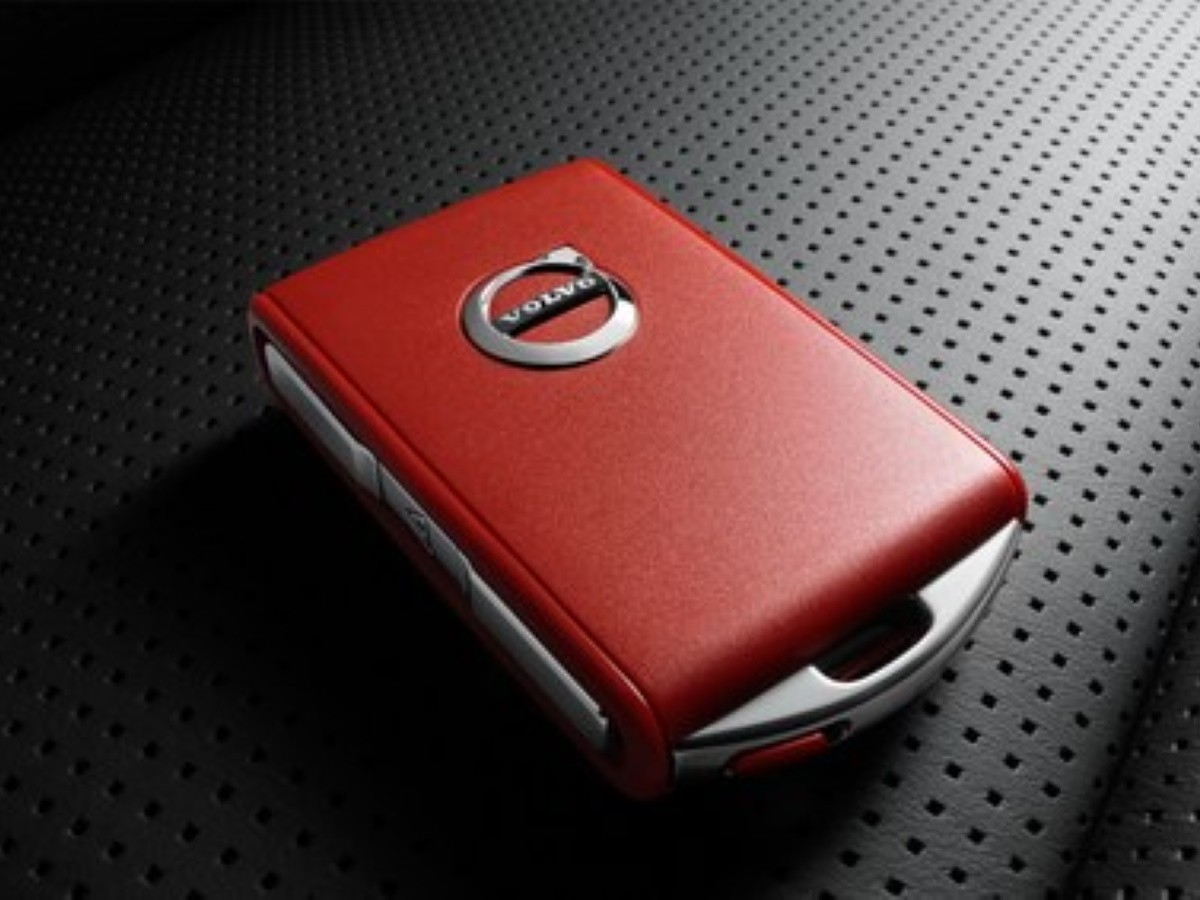 【純正】　ボルボ　ケアキー Volvo Key Tag - 32398432 | Volvo Dealer Accessories