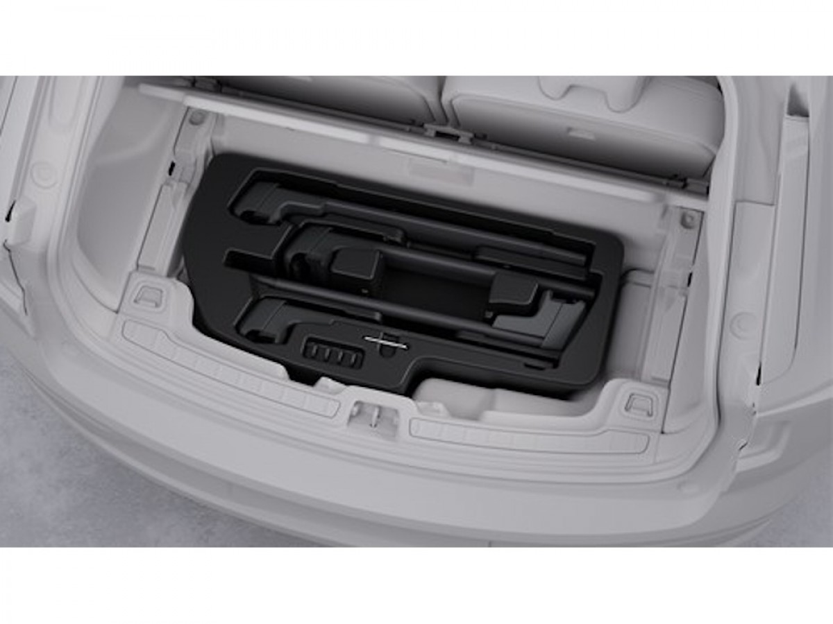 Volvo Roof Rack Cross Bars Kit Of Two Black With Storage Box