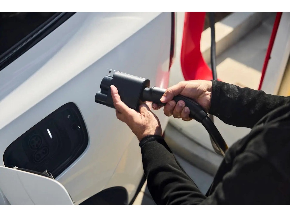 Genuine Volvo Electric Vehicle Adapter For NACS DC Fast Charging ...