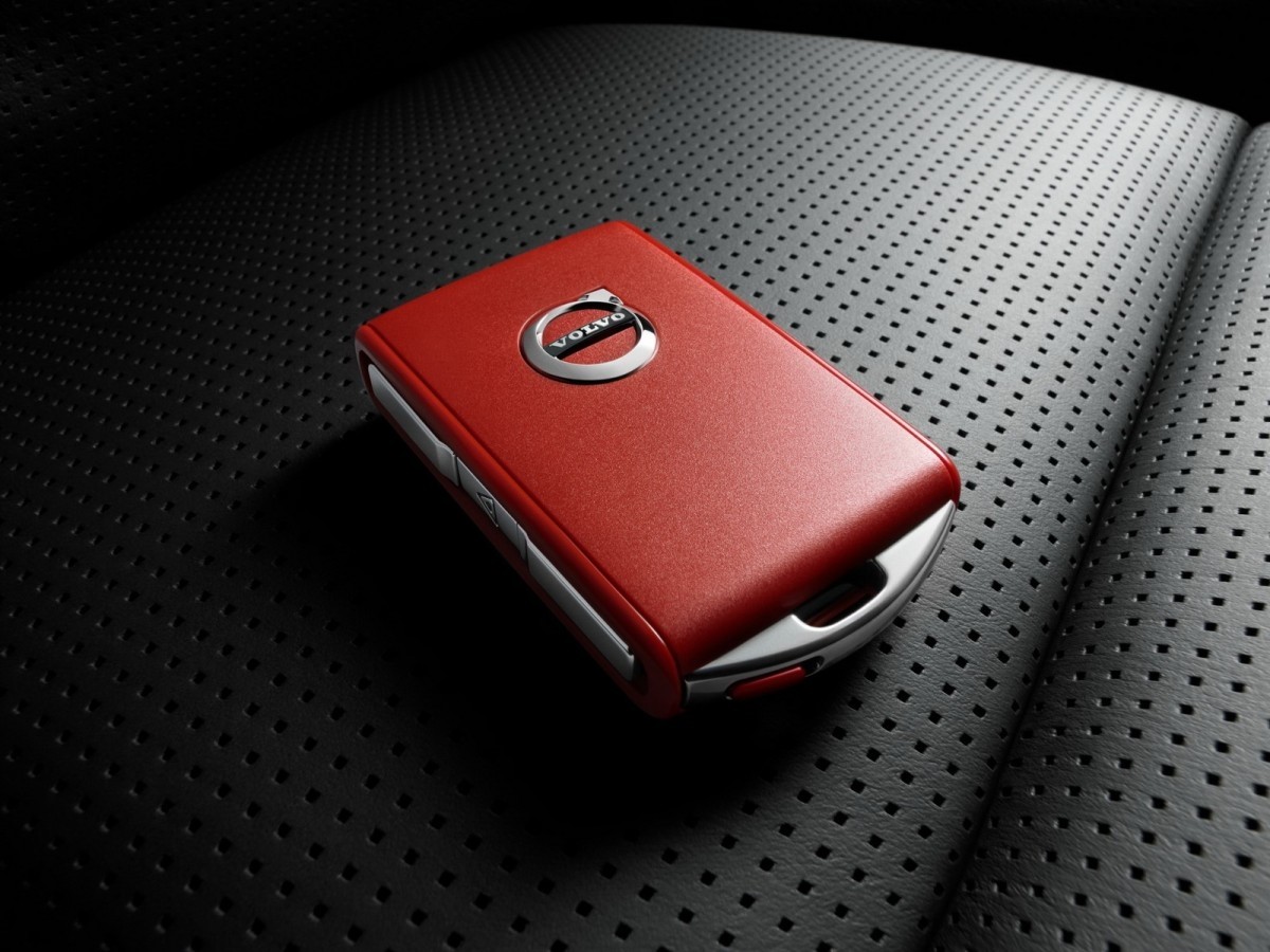 Volvo Red Key - 32425224 | Volvo Dealer Accessories